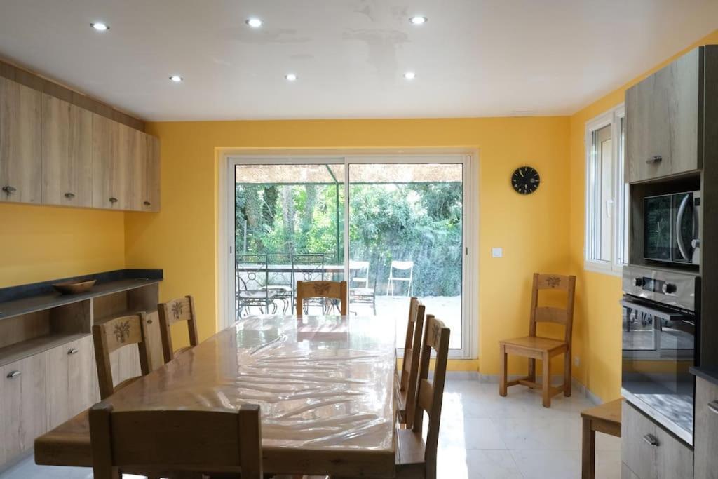 Maison Confortable A Ansouis Dans Le Luberon מראה חיצוני תמונה